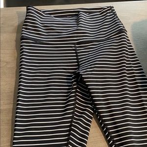 CLEANING OUT CLOSET! Lululemon wonder under